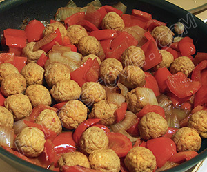 Meatballs and Peppers - By happystove.com