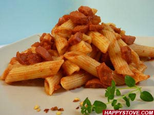Penne Pasta with Frankfurters and Tomato Sauce - By happystove.com